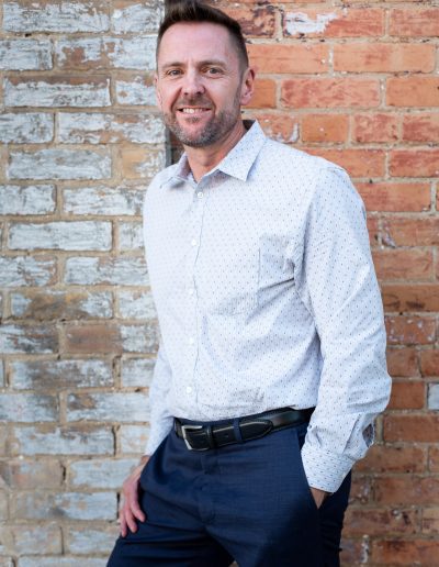 Outdoor Portrait Photography in Alliston, Ontario by Frank Myrland Photograhy