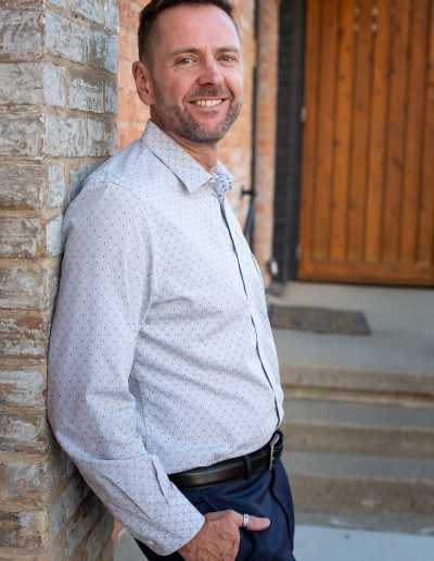 Outdoor Portrait Photography in Alliston, Ontario by Frank Myrland Photograhy