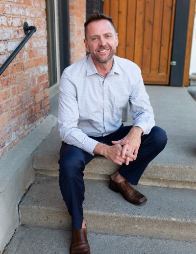 Outdoor Portrait Photography in Alliston, Ontario by Frank Myrland Photograhy