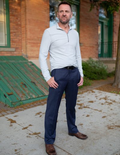 Outdoor Portrait Photography in Alliston, Ontario by Frank Myrland Photograhy