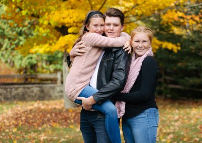 Autumn Family Photoshoot in Orangeville by Frank Myrland Photography