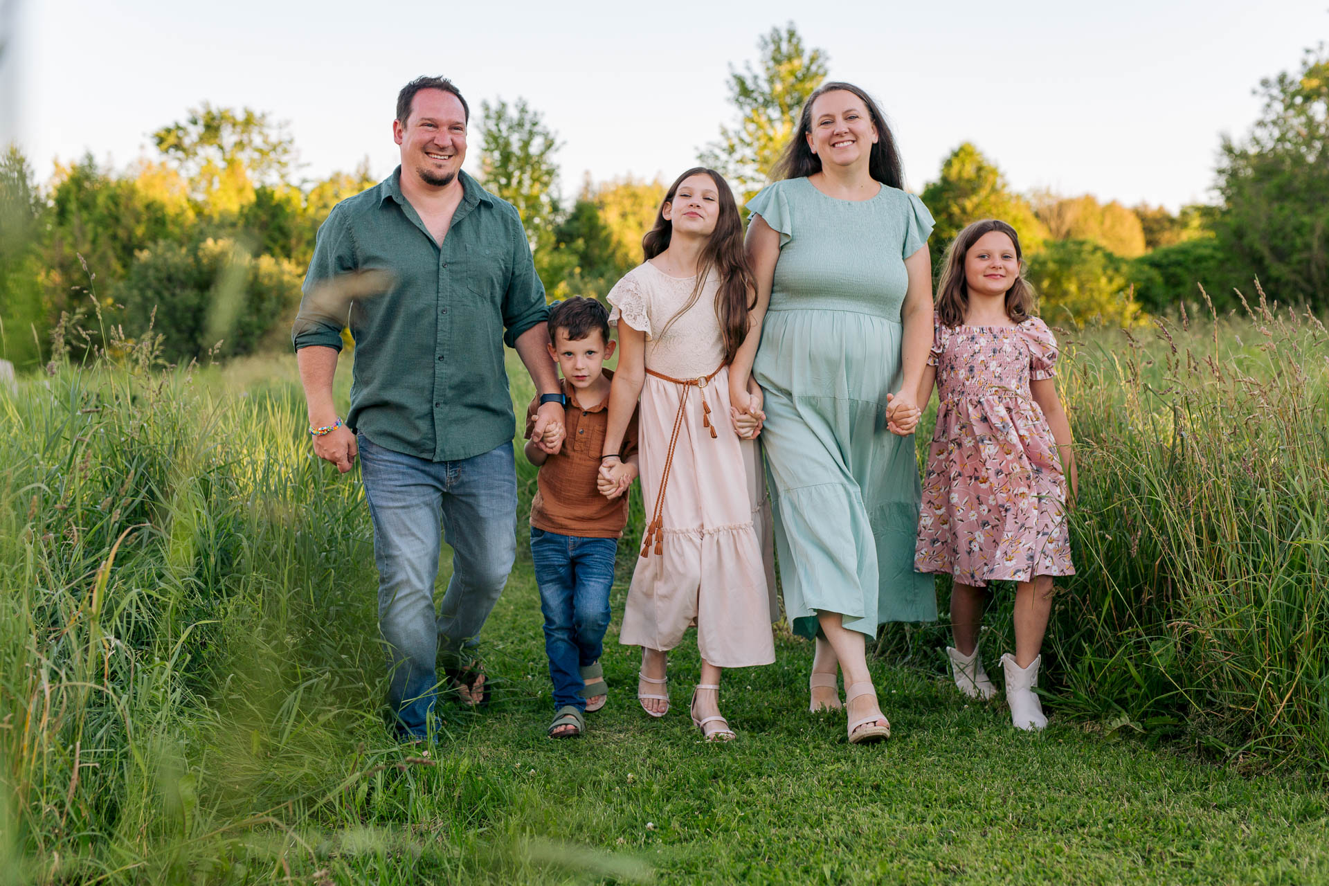 shelburne-family-photographer-9891 Shelburne golden hour family portrait photoshoot by a barn by Frank Myrland Photography