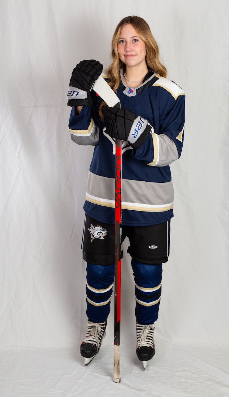 minor-hockey-sports-photography Minor hockey portrait on neutral background